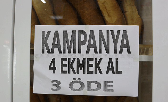 3 ekmek alana 1 tane de kendisi hediye ediyor!