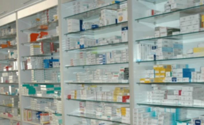 Eczaneden ilaç almak istedi ama ...