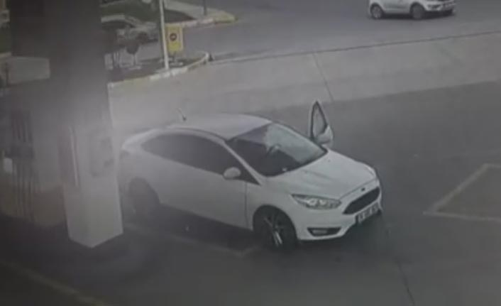 Çek dolu çantayı böyle çaldılar