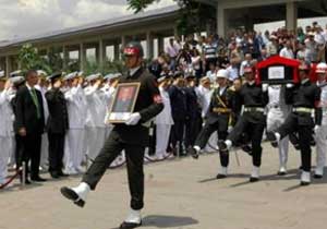 Askeri hakim toprağa verildi