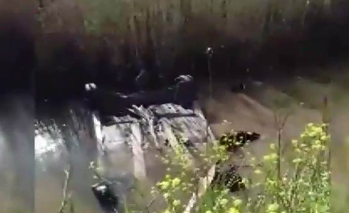 Aracıyla kanala uçtu boğulmaktan son anda kurtarıldı