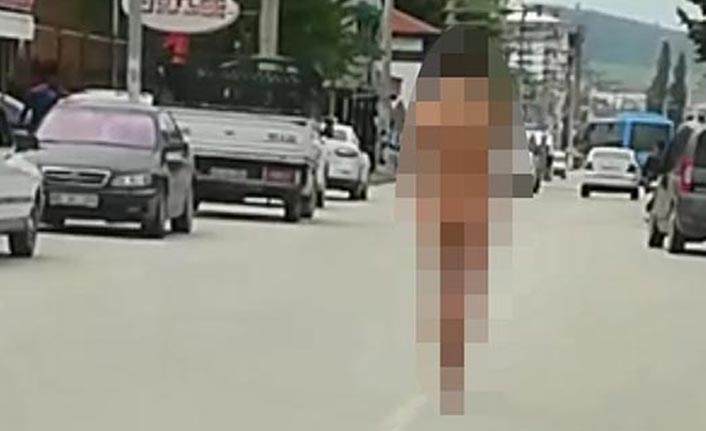 Uyuşturucu kullanan genç sokak ortasında...