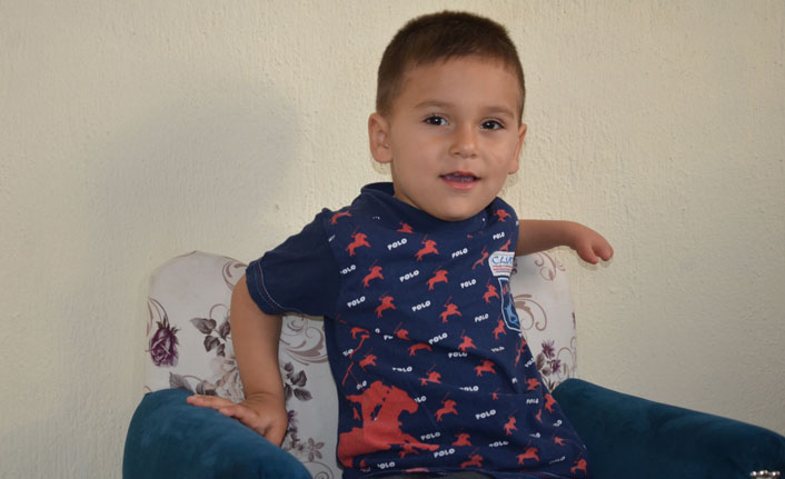 3 yaşında hayatının en zor sorusuyla karşılaşıyor