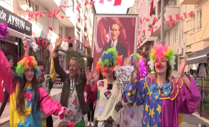 Salih Usta' nın "23 Nisan Sokağı" kutlamalara hazır