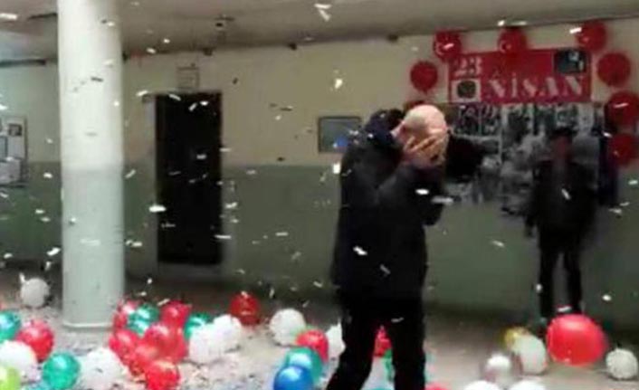 Kanseri yenen öğretmene duygulandıran karşılama!