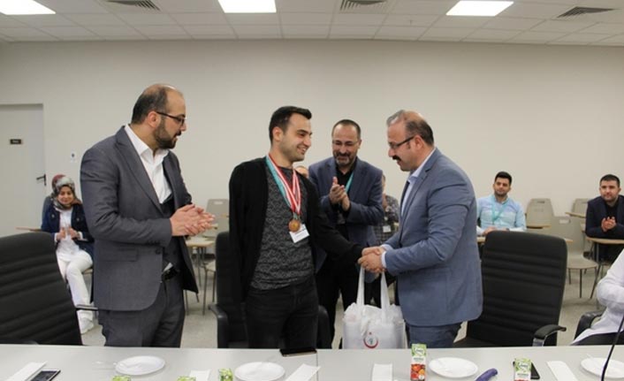 Tek kolla çifte madalya!