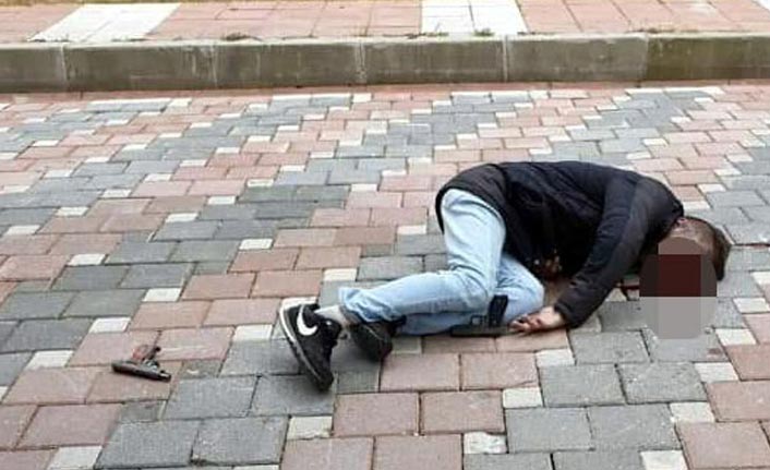 Cinnet getiren genç önce sevgilisini sonra annesini...