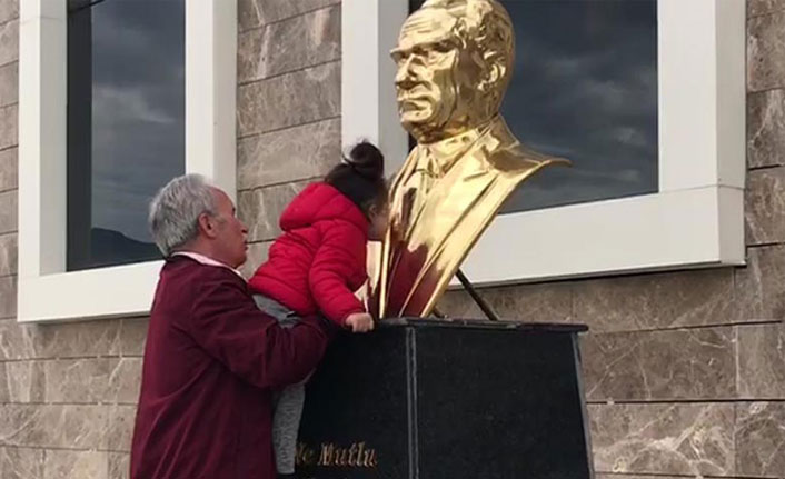 3 yaşındaki Çağla'nın Atatürk sevgisi