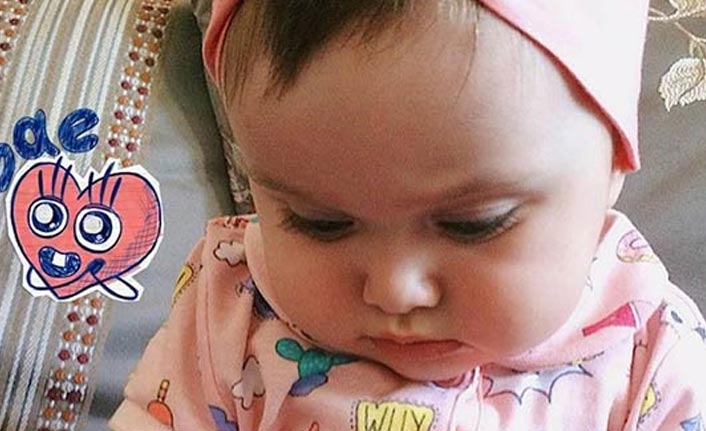 Annesi sigara içmeye gidince...