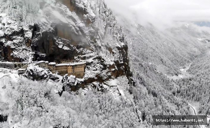 Sümela Manastırı'ndan büyüleyici kış görüntüleri 