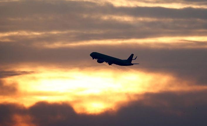 Uçakta korku dolu anlar - "Denize iniyoruz"