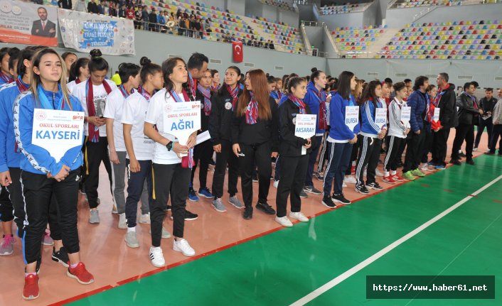 Gençler Futsal Türkiye Birinciliği müsabakaları Trabzon’da başladı 