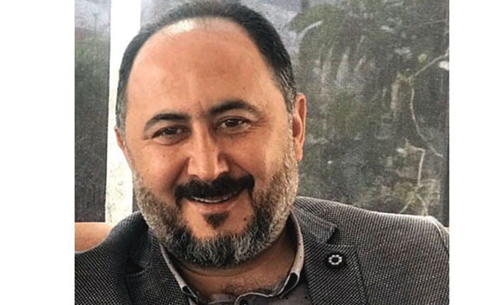 Eski belediye başkanının evine ateş açıldı!