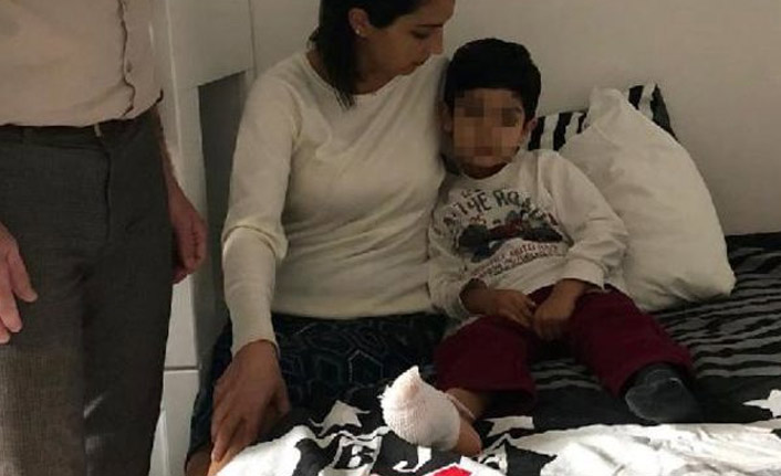 AVM'de korkunç olay! Parmakları koptu...