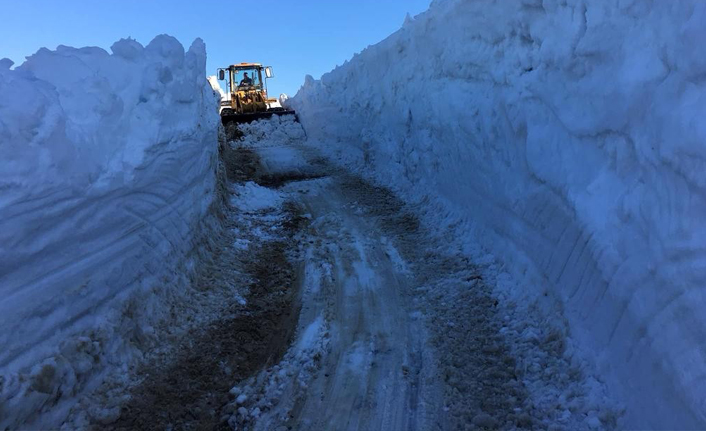 Sis dağına giden yola temizleniyor