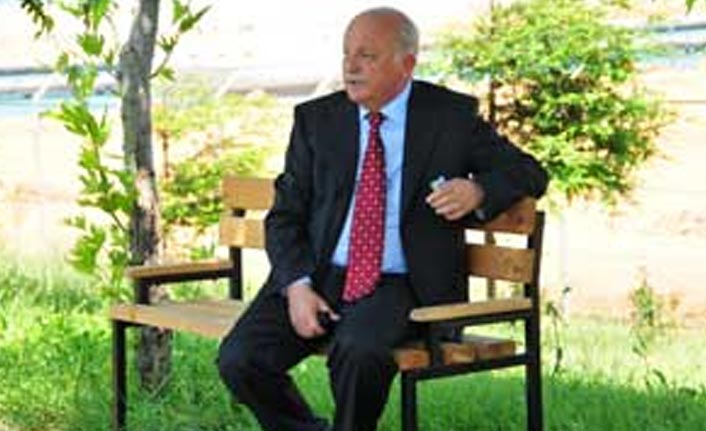 Sadri Şener kampa geliyor