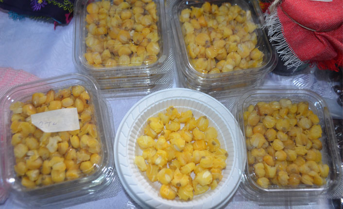 İlginç mısır pişirme usulü!