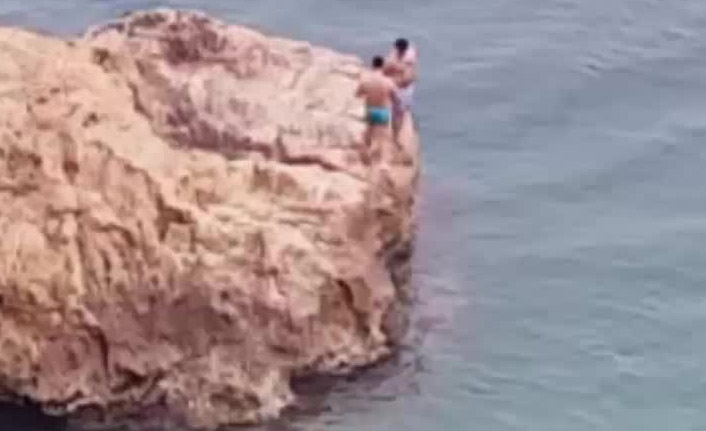 Denizde kelepçeli ölüm oyunu