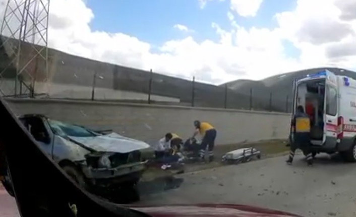 Takla atan otomobilde sıkışan sürücü kurtarıldı