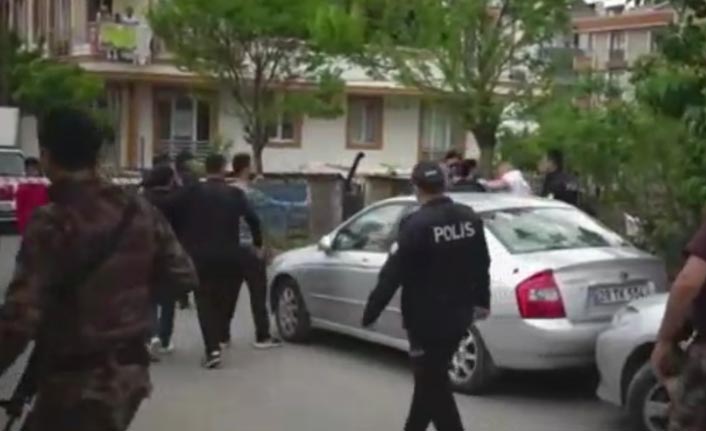 Rehine dehşeti - Bıçakla rehin aldı