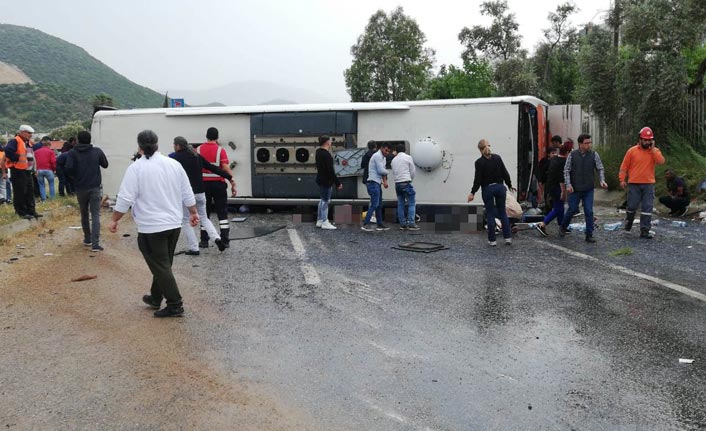 Feci kaza: 2 ölü, 12 yaralı