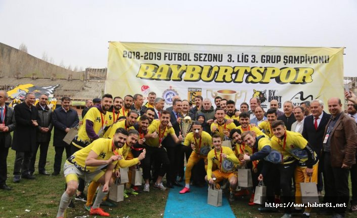Bayburt Kupasını törenle aldı