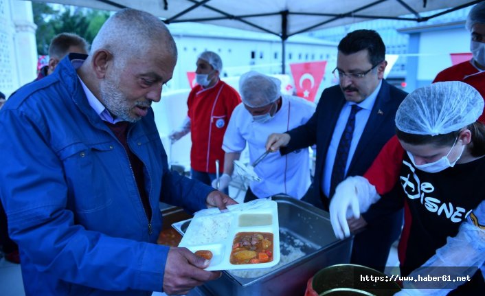 Trabzon'da 5 ayrı noktada iftar çadırı