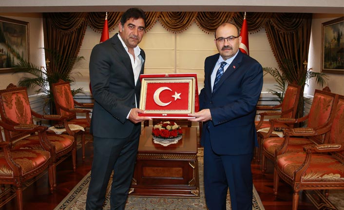 Ünal Karaman, Vali Ustaoğlu'nu ziyaret etti