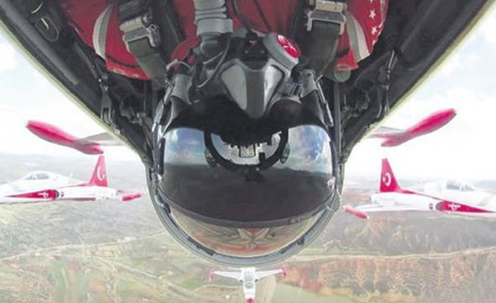 Türk pilot tarihe geçti! 1 metre...