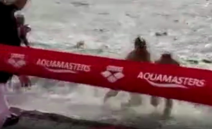 Yüzme yarışında akıl almaz olay!