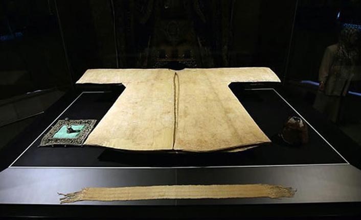 Hırka-i Şerif ziyarete açıldı