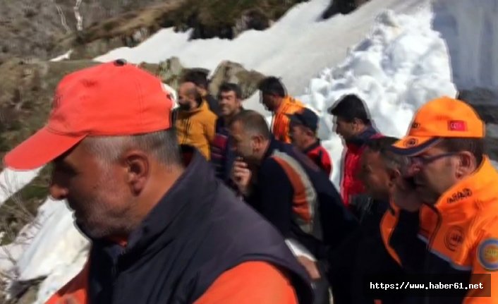 Uçurumdan yuvarlanan gazeteci için drone kaldırıldı