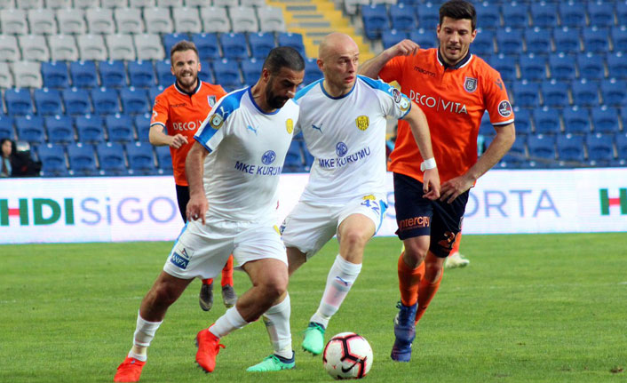 Başakşehir kazandı!