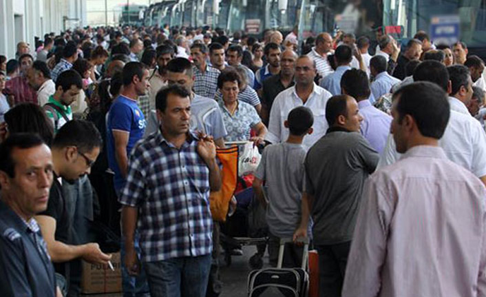 Bayram Tatilinde Otobüslerde Yoğun Talep: 10 Bin Ek Sefer Yolda