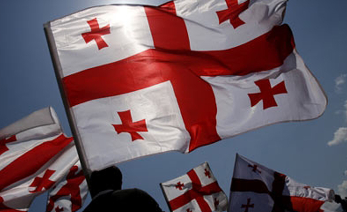 Gürcistan ara seçimler için sandık başında