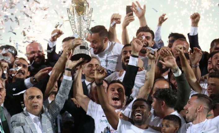 Süper Lig'e çıktılar kadrolarında futbolcu kalmadı!