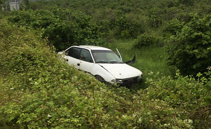 Ünye’de otomobil fındık bahçesine devrildi: Üç kişi yaralandı