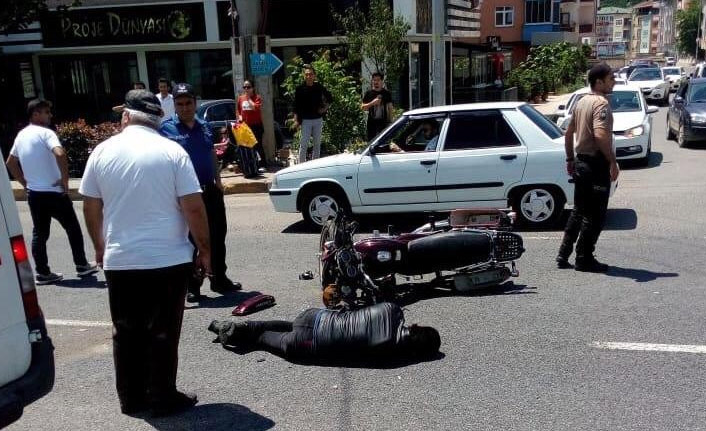 Samsun-Ordu yolunda kamyonet ile motosiklet çarpıştı: 1 yaralı