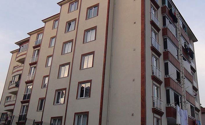 2 yaşındaki Ali balkondan düşerek öldü