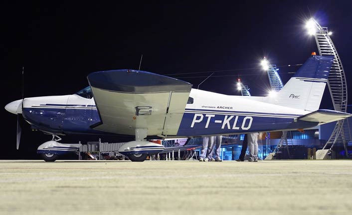 Küçük uçak düştü: 3 ölü