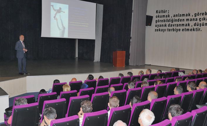 Büyükşehirden personele etik semineri