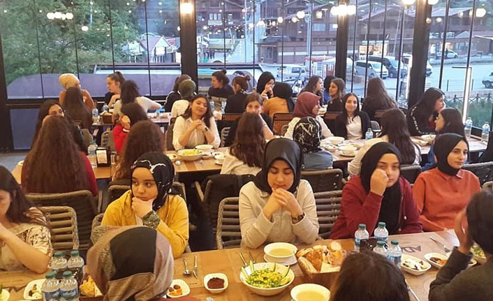 Uzungöl' de bin kişilik iftar yemeği düzenlendi