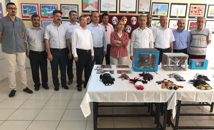 Öğrencilerin birbirinden güzel eserleri sergilendi