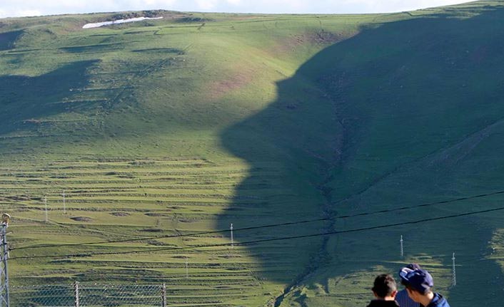 'Atatürk silüeti' erken göründü
