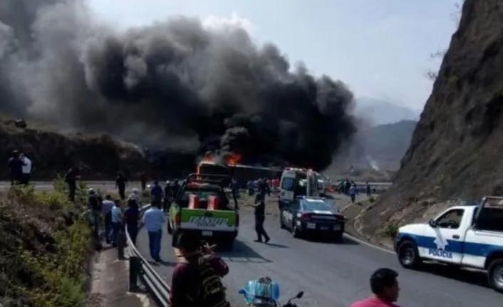 Katliam gibi kaza: 21 ölü, 30 yaralı