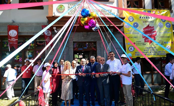 Trabzon'da "Kodla yap, hayal et tasarla üret şenliği başladı