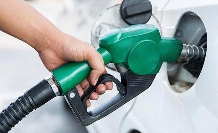 Benzin ve otogaza gece yarısı yeni indirim geldi