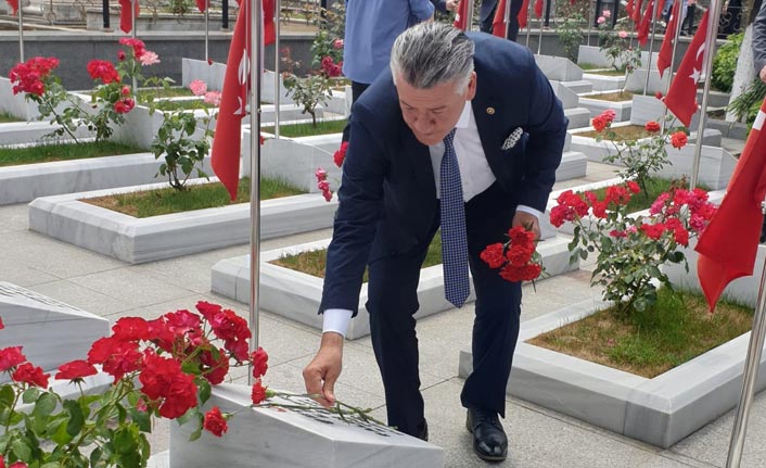 Hüseyin Örs'ten şehitlik ziyareti