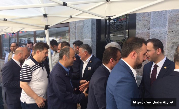 Trabzon Büyükşehir Belediyesinin bayramlaşmasında sürpriz isim! Muhalefetten sadece o vardı!