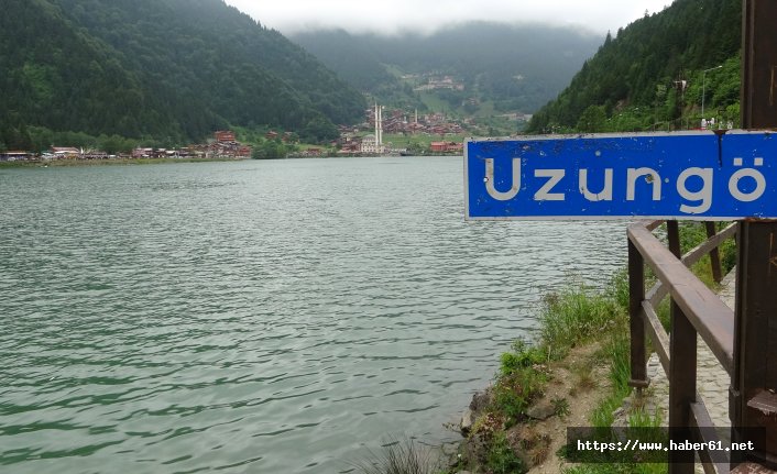 Tatilcilerin akın ettiği Uzungöl'den ilginç görüntüler